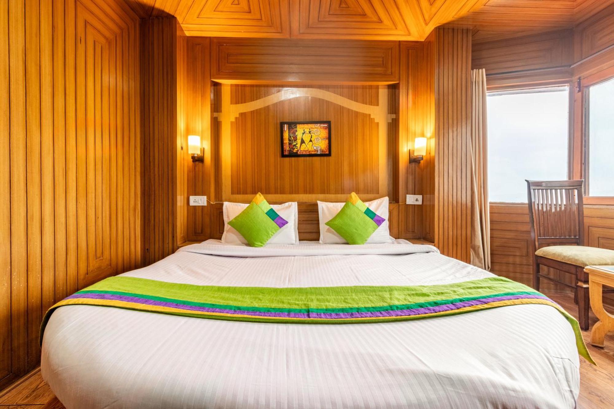 Treebo Snow View Resort Kufri With Mountain View Shimla Exteriör bild